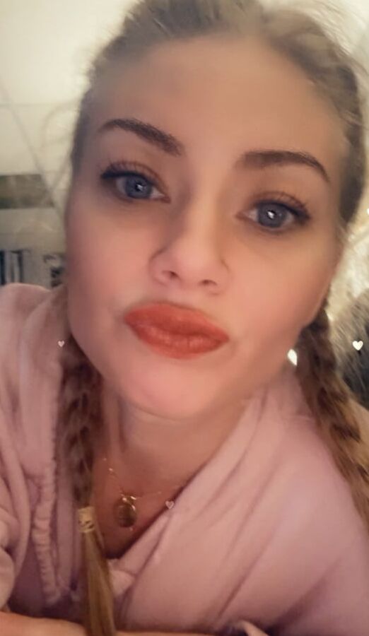 Fuck the back of my throat and make me swallow or Run?