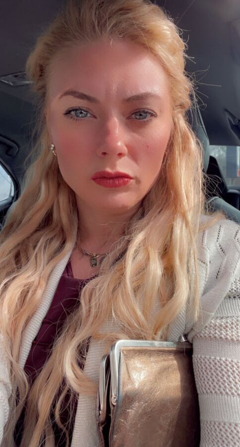 Fuck the back of my throat and make me swallow or Run?