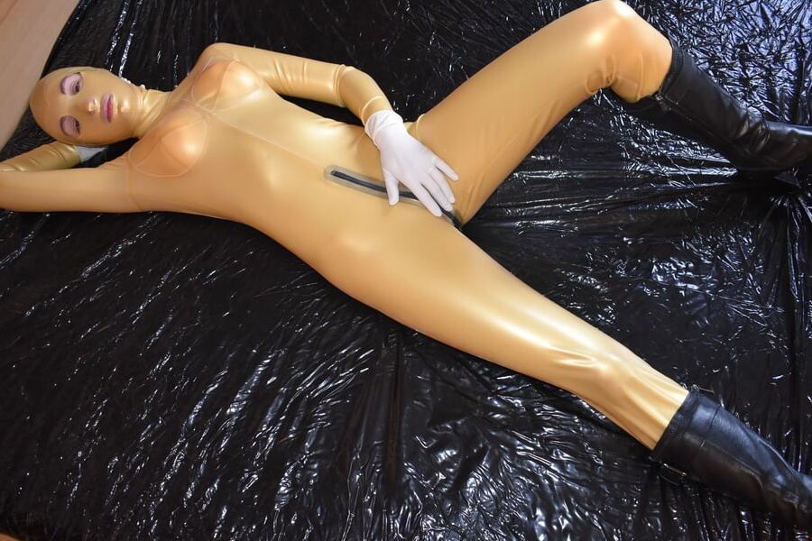 Latex Dominatrrix 1