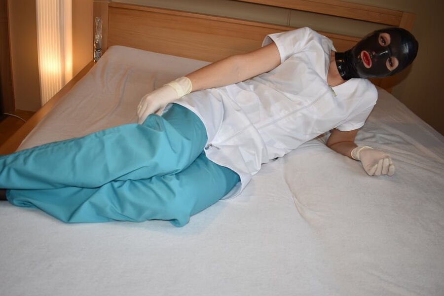 Latex Dominatrix Doctor