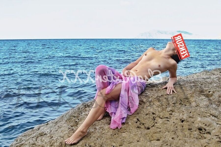 Public nudity. ElsaRixterXXX