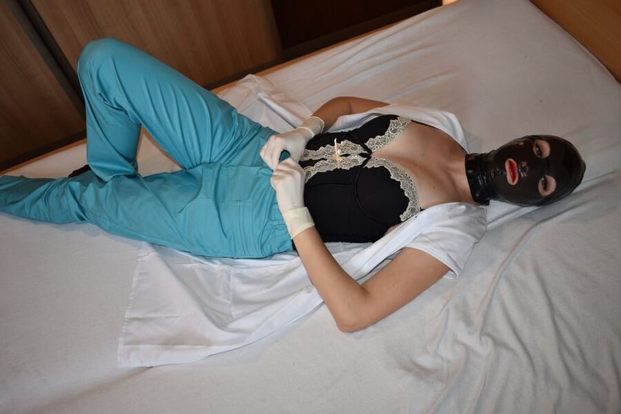 Latex Dominatrix Doctor