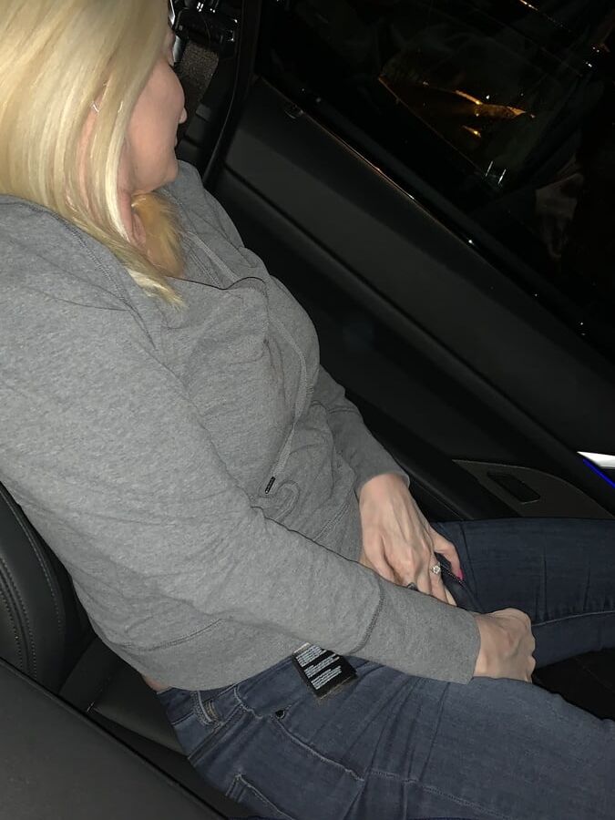Sexy Blonde MILF