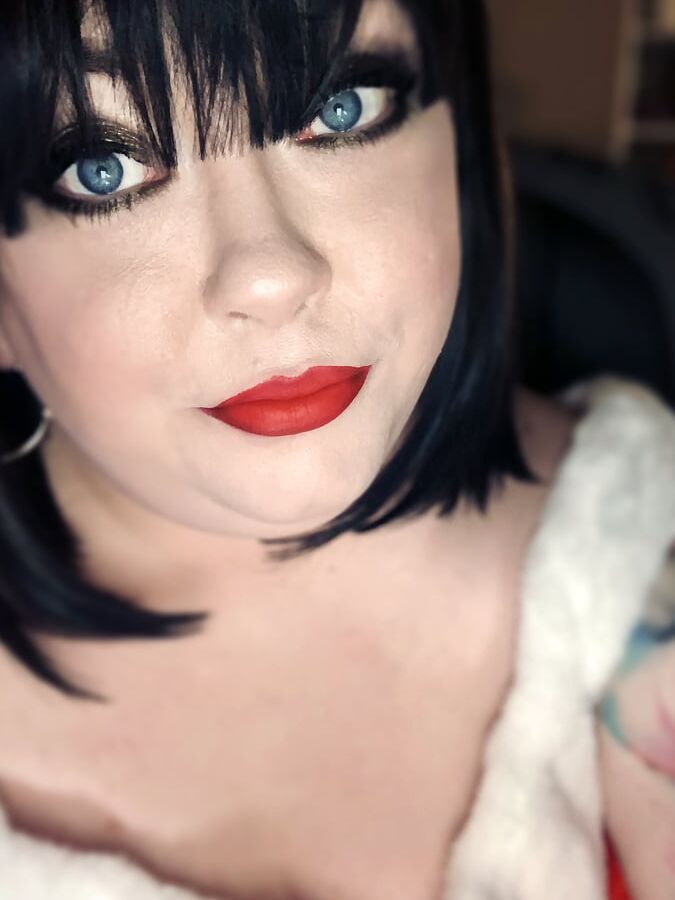 Tina Snua Selfies #2