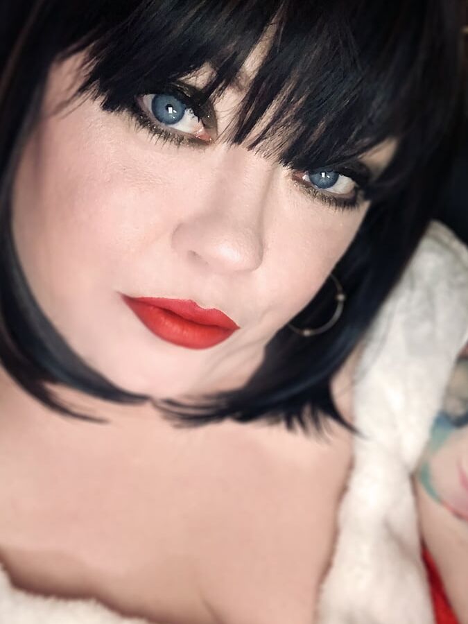 Tina Snua Selfies #2
