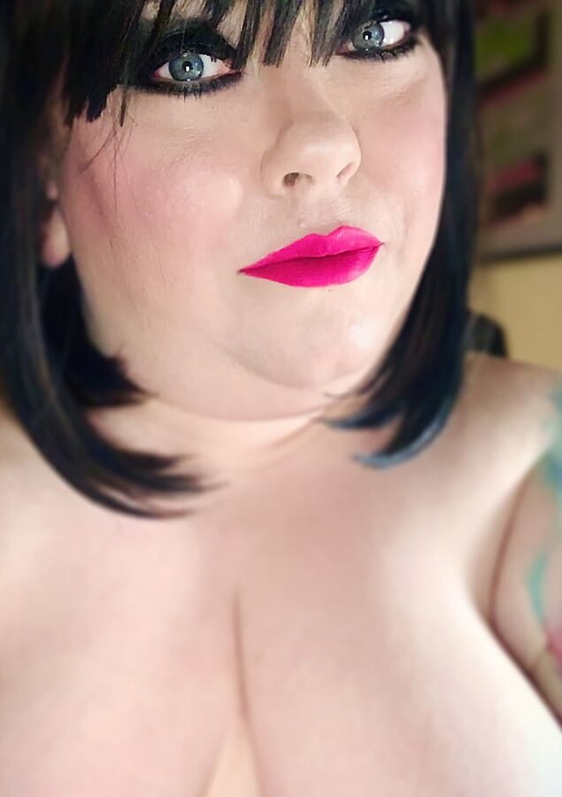 Tina Snua Selfies #2