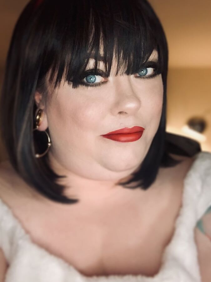Tina Snua Selfies #2