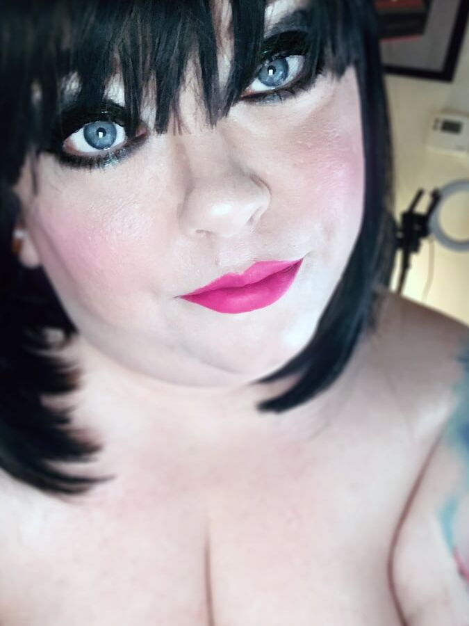 Tina Snua Selfies #2