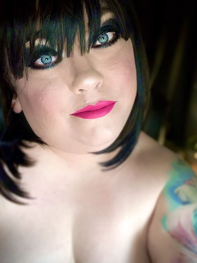 Tina Snua Selfies #2
