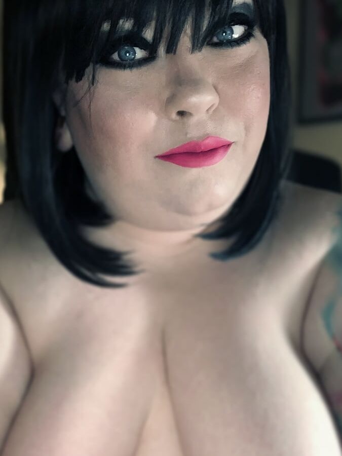 Tina Snua Selfies #2