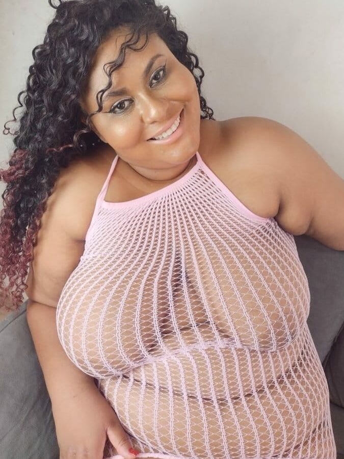 I love showing off in front of the camera and showing my pus