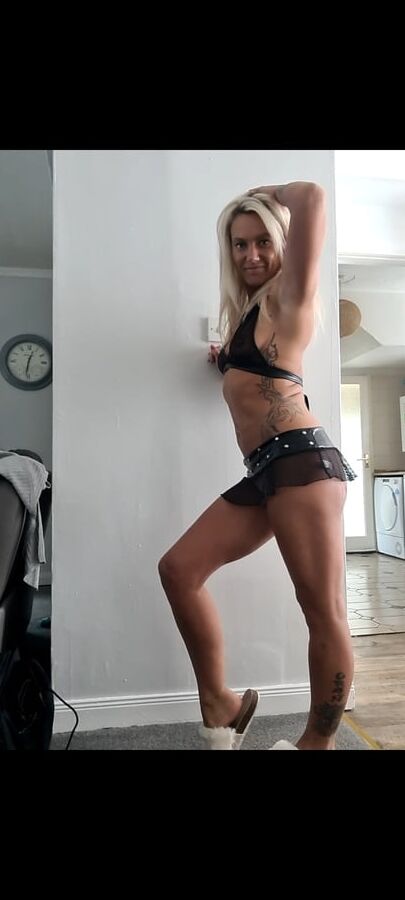 Hot tottie @ home