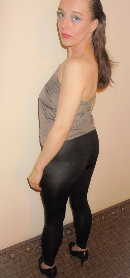 Lady Elizabeth - I love wearing tight leggings