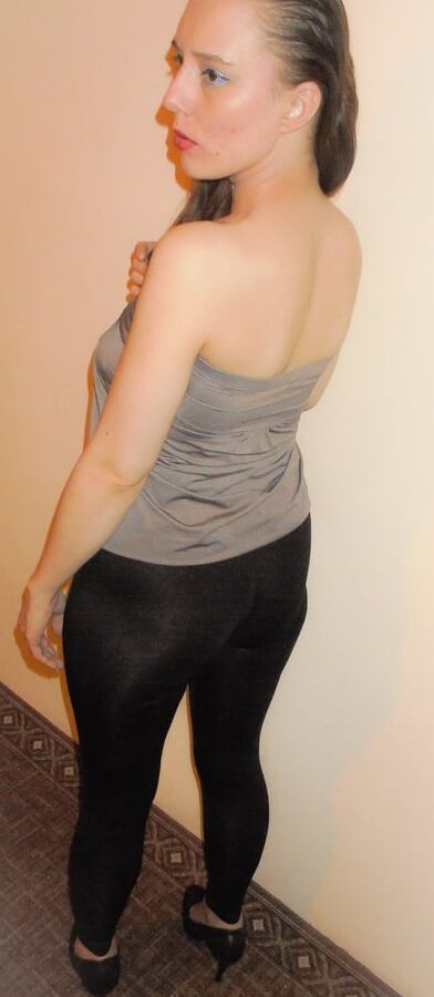 Lady Elizabeth - I love wearing tight leggings