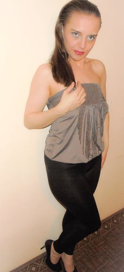 Lady Elizabeth - I love wearing tight leggings