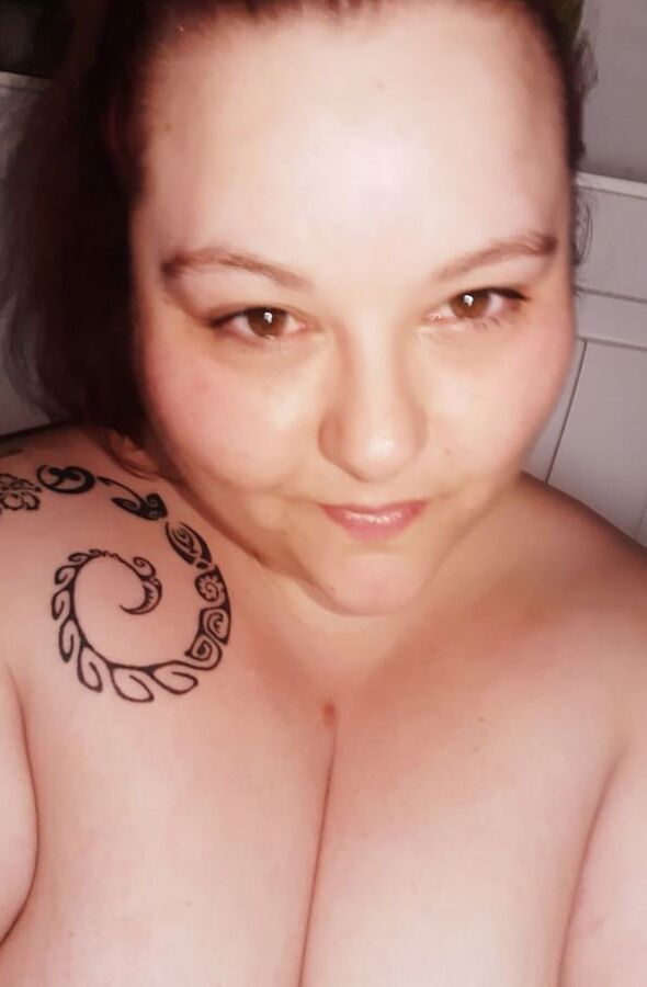Fat Slut Melanie Shows Fat Udders N Cunt