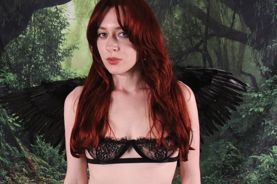 Sexy Dahlia Wolf