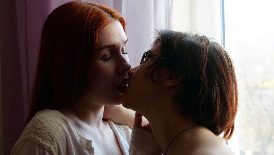 Czech Pornstar Kaira Love and Casey Case
