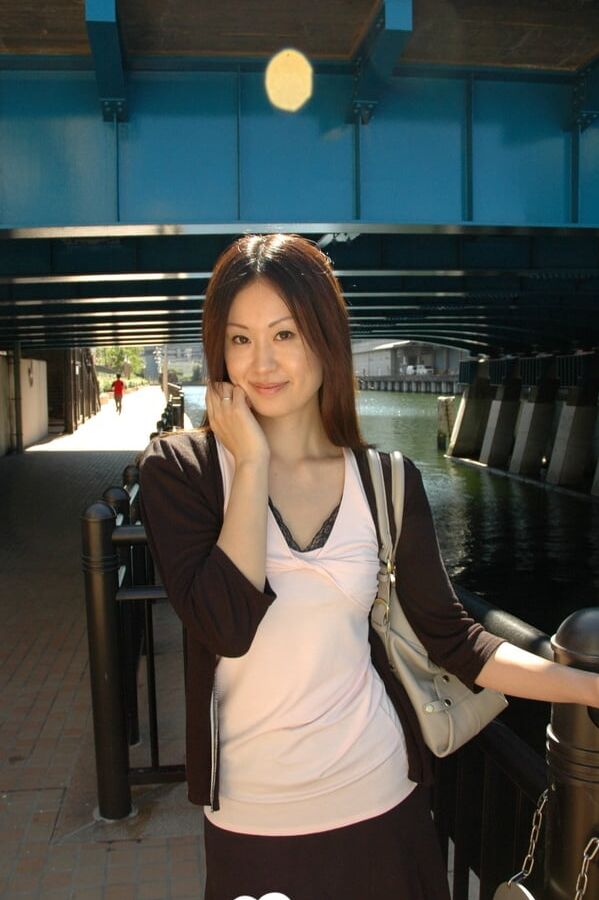 Asian from the park does some naked posing