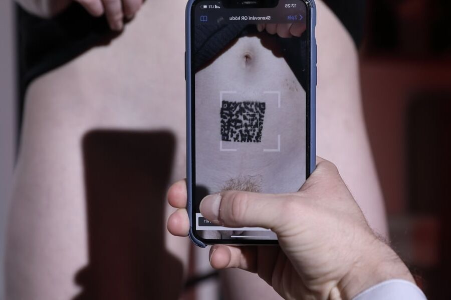Girl please show me your QR code