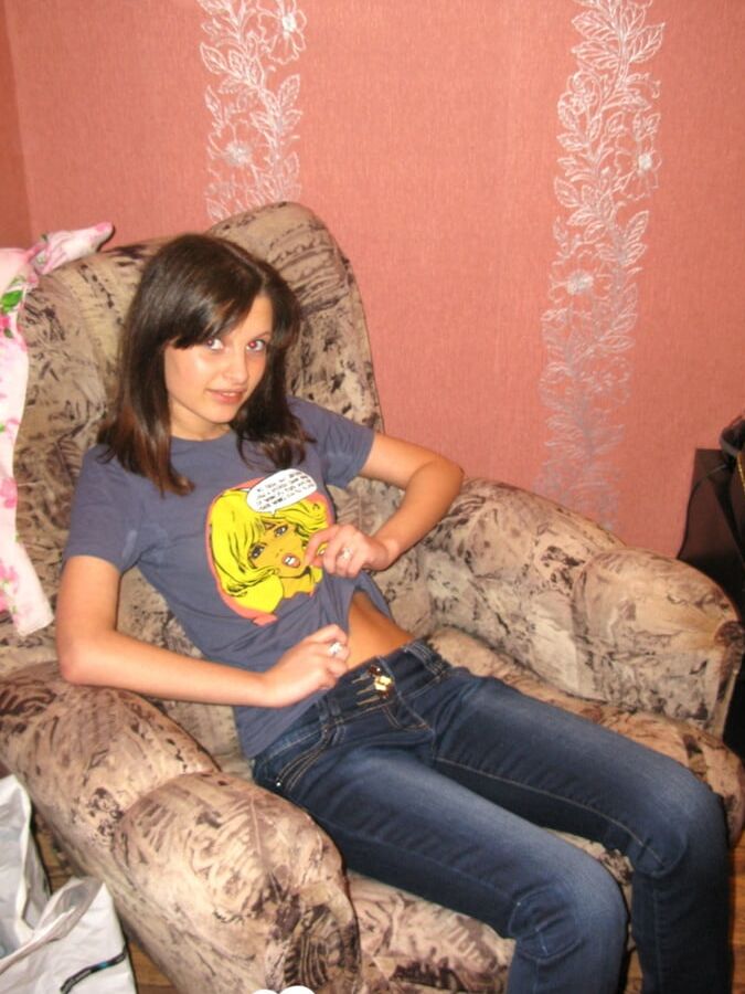 Cute teen posing naked for the camera