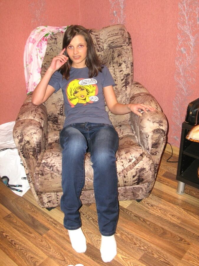 Cute teen posing naked for the camera