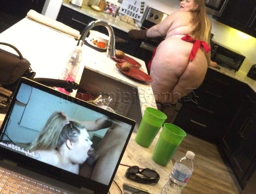 Big Booty Blonde BBW Cooking Show