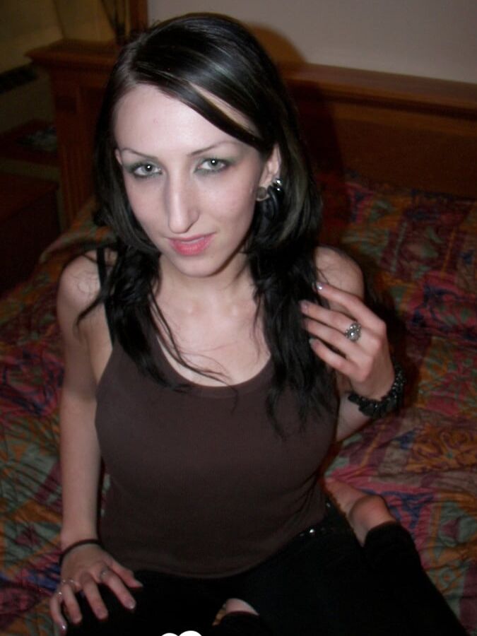 Hottie from the party gets a hard banging
