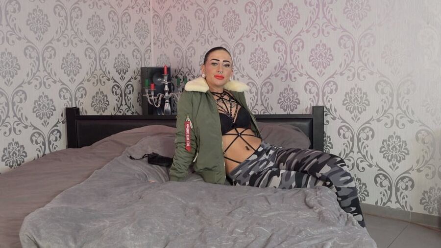 GERMAN SCOUT - FIT GERMAN FEMDOM TEEN KATHARINA PISS WHILE F