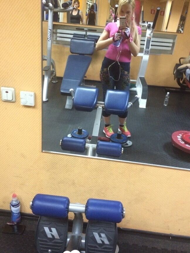 Kinky blonde loves working out on camera