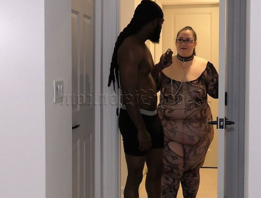 Dogg, the Big Booty Hunter, Vol. 4 - Scene 1