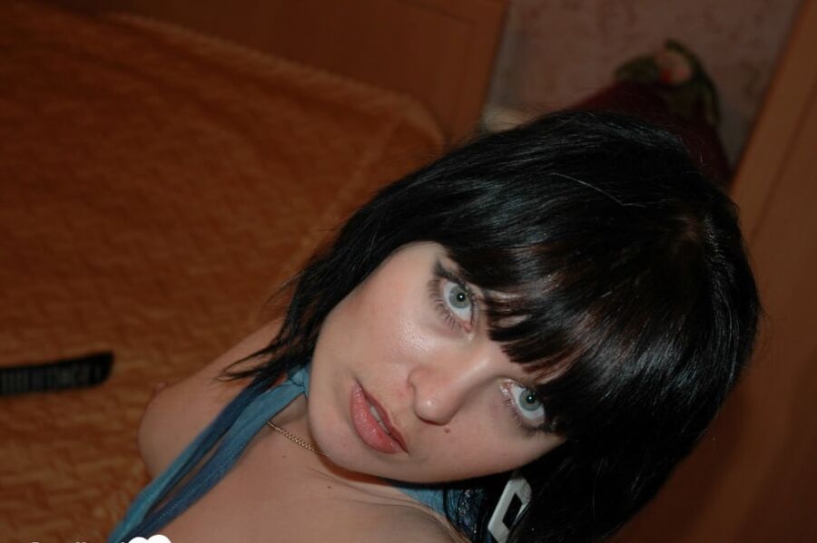 Lovely girlfriend spreading her juicy pussy on camera