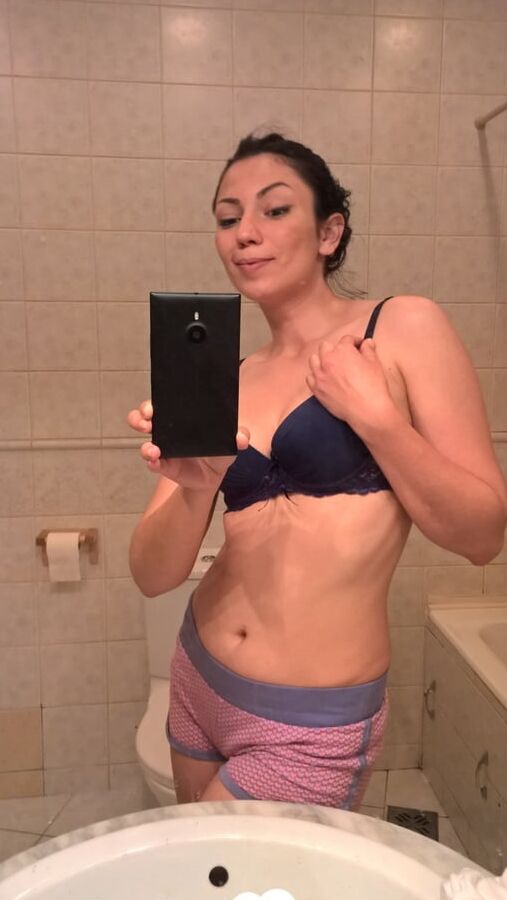Bored single mom wants some of your attention