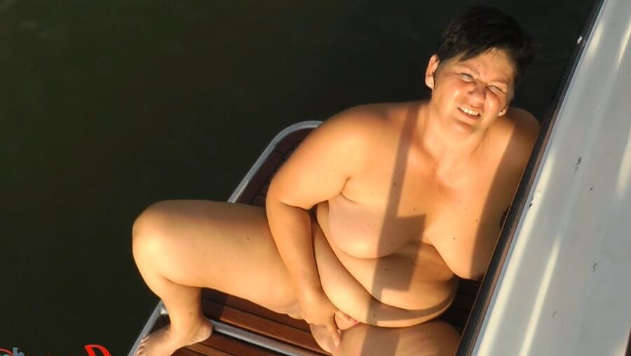 Annadevot - Boat Special: pissing and masturbating From bath