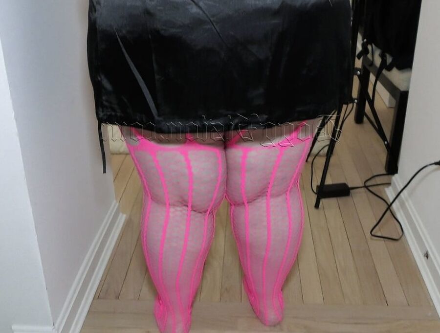 Fat Squirt Pussy Enjoys Sex Toys