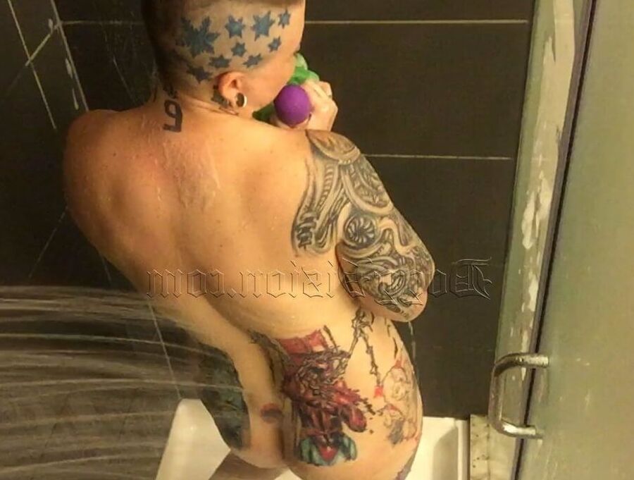 Ass Eating Purple Vibrator - ANGLE 2