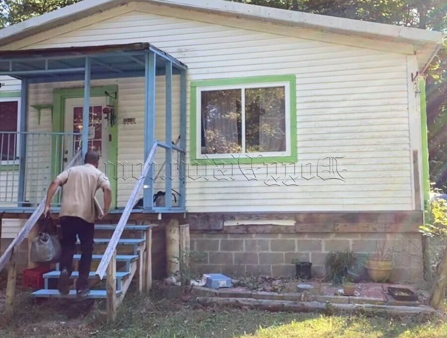 Home Delivery Creampie Gone Wrong