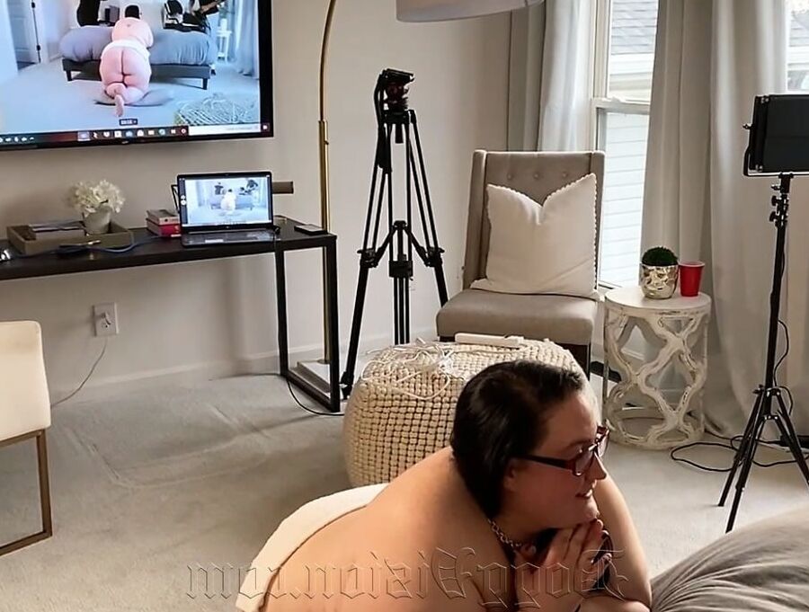 LolaBootyLuv Tramp Stamp Behind the Scenes