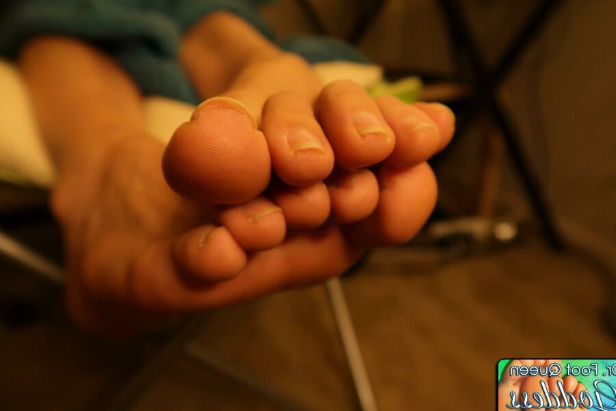 Natural Nails Toe Wiggling