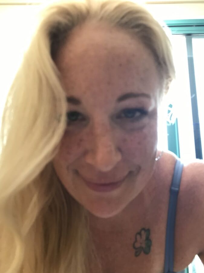 Milf slut taking her Sir's cock at Daytona Beach