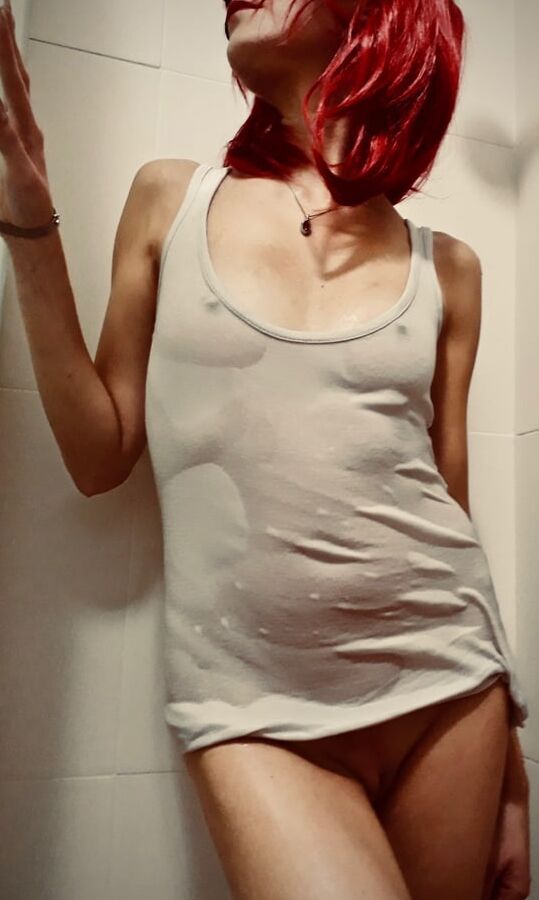 Maja Amateur wife in the shower