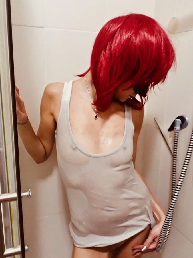 Maja Amateur wife in the shower
