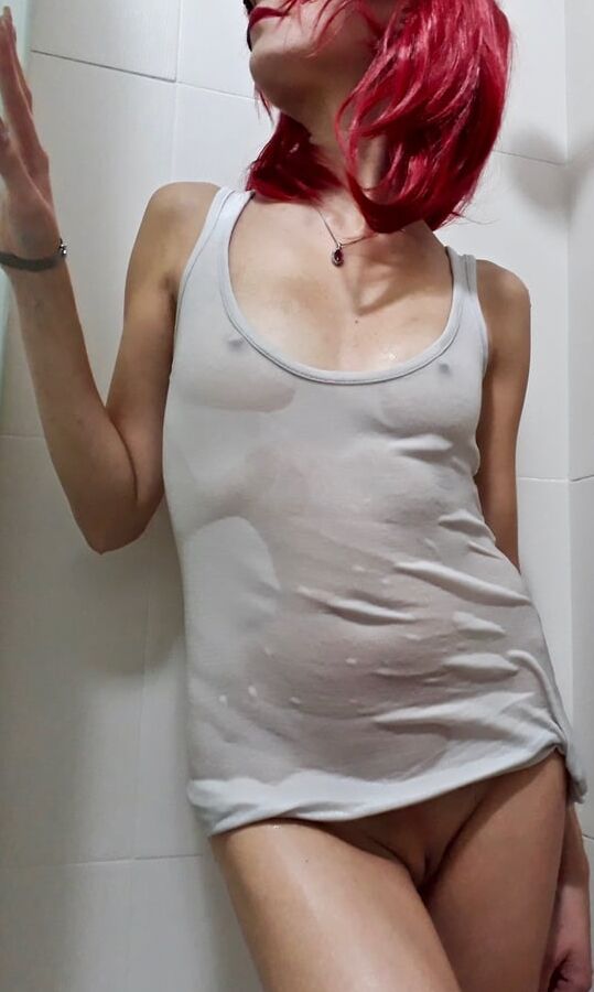 Maja Amateur wife in the shower