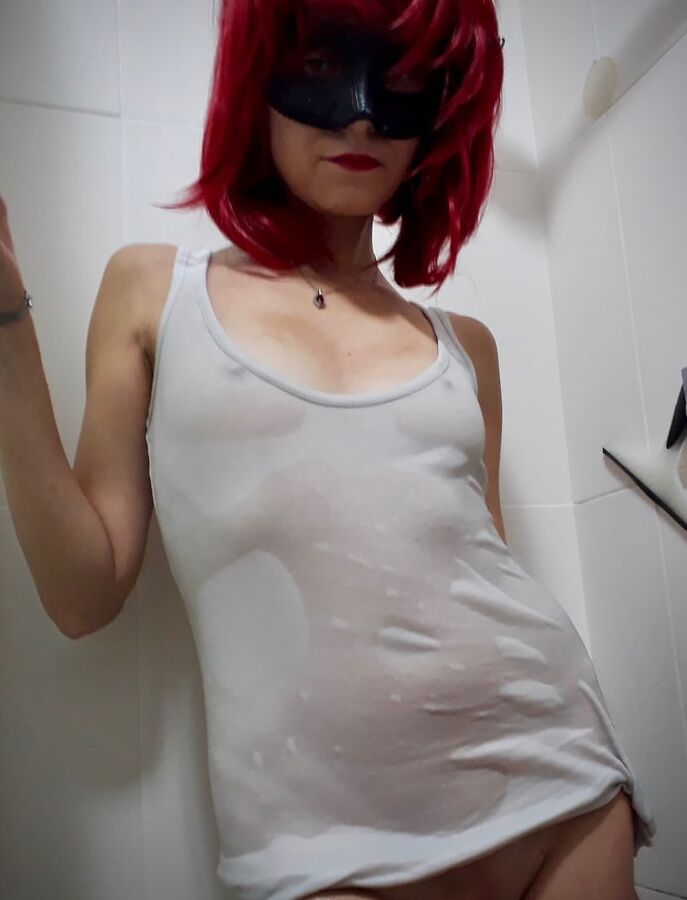 Maja Amateur wife in the shower