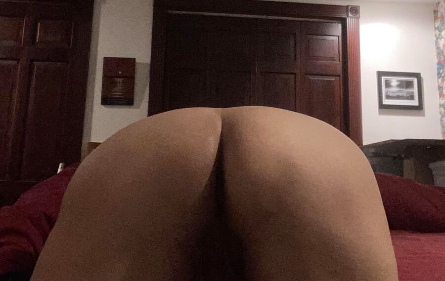 My ass is ready for fat cocks only.