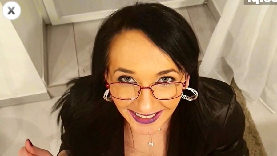 A visit from a sexy neighbor. Emili Aliston Xes.pl.