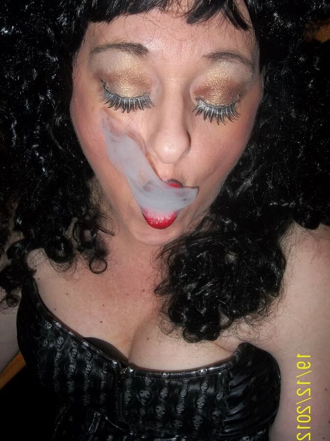 SHIRLEY SMOKING SPUNK SEX
