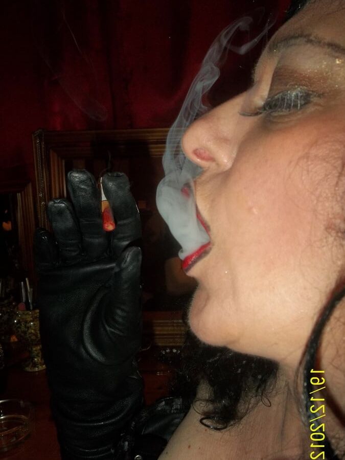 SHIRLEY SMOKING SPUNK SEX