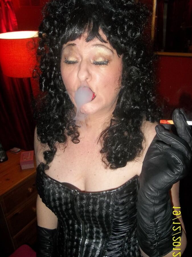 SHIRLEY SMOKING SPUNK SEX
