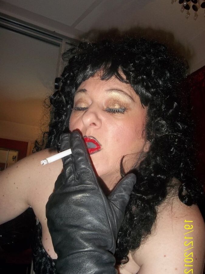 SHIRLEY SMOKING SPUNK SEX